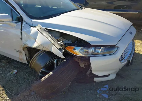 2015 Ford Fusion Energi Titanium from USA, damaged, VIN 3FA6P0SU6FR260682